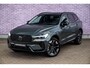 Volvo XC60 2.0 T6 Plug-in hybrid AWD Ultra Dark | Luchtvering | Trekhaak | Head Up Display | Adaptieve Cruise Control | 360 Camera | Donker Glas |