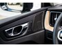 Volvo XC60 2.0 T6 Plug-in hybrid AWD Ultra Dark | Luchtvering | Trekhaak | Head Up Display | Adaptieve Cruise Control | 360 Camera | Donker Glas |