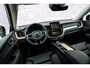 Volvo XC60 2.0 T6 Plug-in hybrid AWD Ultra Dark | Luchtvering | Trekhaak | Head Up Display | Adaptieve Cruise Control | 360 Camera | Donker Glas |