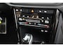 Volkswagen T-Roc 1.5 TSI 150pk DSG R-Line Edition Trekhaak Camera Stoelverwarming Massage Virtual Cockpit Navigatie
