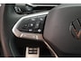 Volkswagen T-Roc 1.5 TSI 150pk DSG R-Line Edition Trekhaak Camera Stoelverwarming Massage Virtual Cockpit Navigatie