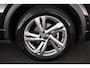 Volkswagen T-Roc 1.5 TSI 150pk DSG R-Line Edition Trekhaak Camera Stoelverwarming Massage Virtual Cockpit Navigatie
