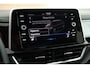 Volkswagen T-Roc 1.5 TSI 150pk DSG R-Line Edition Trekhaak Camera Stoelverwarming Massage Virtual Cockpit Navigatie