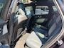 Volvo XC60 2.0 B5 R-Design / Trekhaak / Panoramadak / 360Camera / Head-up / Luchtvering / Keyless / 21'' / B&W / Luxe Leder / Stoelverwarming 4x / Dodehoek / DAB / ACC