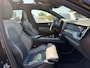 Volvo XC60 2.0 B5 R-Design / Trekhaak / Panoramadak / 360Camera / Head-up / Luchtvering / Keyless / 21'' / B&W / Luxe Leder / Stoelverwarming 4x / Dodehoek / DAB / ACC