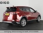 Toyota RAV4 2.5 HYBRID AWD 1650 KG TREKGEWICHT GARANTIE 2029! TREKHAAK . PARKEERSENSOREN VOOR & ACHTER . STOEL/STUUR VERWARMING .