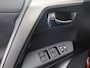 Toyota RAV4 2.5 HYBRID AWD 1650 KG TREKGEWICHT GARANTIE 2029! TREKHAAK . PARKEERSENSOREN VOOR & ACHTER . STOEL/STUUR VERWARMING .