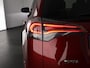 Toyota RAV4 2.5 HYBRID AWD 1650 KG TREKGEWICHT GARANTIE 2029! TREKHAAK . PARKEERSENSOREN VOOR & ACHTER . STOEL/STUUR VERWARMING .