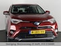 Toyota RAV4 2.5 HYBRID AWD 1650 KG TREKGEWICHT GARANTIE 2029! TREKHAAK . PARKEERSENSOREN VOOR & ACHTER . STOEL/STUUR VERWARMING .