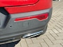 Volvo XC40 2.0 T5 247pk AWD Inscription R-Design Pack | SUMMER DEALS | Elektrische wegklapbare Trekhaak (2100kg) | Navigatie | Sportstoelen | All Season Banden | Parkeercamera | Parkeersensoren Voor & Achter | Cruise Control | Lane Assist
