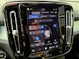 Volvo XC40 2.0 B4 Plus Black Edition | Panoramadak | Keyless Entry | Trekhaak | 360 camera | Stoelverwarming |