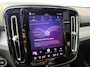 Volvo XC40 2.0 B4 Plus Black Edition | Panoramadak | Keyless Entry | Trekhaak | 360 camera | Stoelverwarming |
