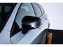 Volvo V90 2.0 T6 Plug-in hybrid AWD Plus Dark Trekhaak - Adaptieve Cruise Control - Harman Kardon - Stoelverwarming voor/achter - Full-LED Active High Beam koplampen - Pilot Assist -