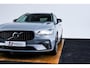 Volvo V90 2.0 T6 Plug-in hybrid AWD Plus Dark Trekhaak - Adaptieve Cruise Control - Harman Kardon - Stoelverwarming voor/achter - Full-LED Active High Beam koplampen - Pilot Assist -
