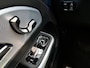 Mercedes-Benz GLB 200 Business Solution AMG 7p. | Premium plus pakket | Nightpakket | Parkeerpakket | Trekhaak | Vast panoramadak | Massage functie | GUARD 360° | Burmester Surround Sound systeem | 19” vijfspaaks lichtmetalen AMG-velgen |