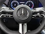 Mercedes-Benz GLB 200 Business Solution AMG 7p. | Premium plus pakket | Nightpakket | Parkeerpakket | Trekhaak | Vast panoramadak | Massage functie | GUARD 360° | Burmester Surround Sound systeem | 19” vijfspaaks lichtmetalen AMG-velgen |