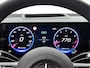 Mercedes-Benz GLB 200 Business Solution AMG 7p. | Premium plus pakket | Nightpakket | Parkeerpakket | Trekhaak | Vast panoramadak | Massage functie | GUARD 360° | Burmester Surround Sound systeem | 19” vijfspaaks lichtmetalen AMG-velgen |