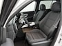 Mercedes-Benz GLB 200 Business Solution AMG 7p. | Premium plus pakket | Nightpakket | Parkeerpakket | Trekhaak | Vast panoramadak | Massage functie | GUARD 360° | Burmester Surround Sound systeem | 19” vijfspaaks lichtmetalen AMG-velgen |
