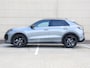 Volkswagen T-Roc R-Line First Edition 1.5 eTSI 150 PK | Headup display | Harman Kardon | Panoramadak | Trekhaak | Elektrische achterklep |