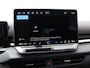 Volkswagen T-Roc R-Line First Edition 1.5 eTSI 150 PK | Headup display | Harman Kardon | Panoramadak | Trekhaak | Elektrische achterklep |