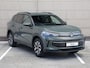 Volkswagen Tiguan Limited Edition 1.5 eHybrid 204 PK | 17" inch velgen | Trekhaak | Design pakket dark | App-connect |