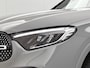 Mercedes-Benz GLC 300e 4MATIC Business Solution AMG | Advanced plus pakket | Nightpakket | Parkeerpakket | Trekhaak | Panoramaschuifdak | Treeplanken in aluminiumlook | Middenconsole metaalstructuur | 20 inch vijfspaaks lichtmetalen AMG-velgen |