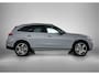 Mercedes-Benz GLC 300e 4MATIC Business Solution AMG | Advanced plus pakket | Nightpakket | Parkeerpakket | Trekhaak | Panoramaschuifdak | Treeplanken in aluminiumlook | Middenconsole metaalstructuur | 20 inch vijfspaaks lichtmetalen AMG-velgen |