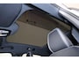 Volvo EC40 Performance Plus 82 kWh - Panoramadak - IntelliSafe Assist & Surround - 360º Camera - Harman/Kardon audio - Verwarmde voorstoelen, stuur & achterbank - Parkeersensoren voor & achter - Elektr. bedienb. voorstoelen met geheugen - Warmtepomp - Extra getint glas - Inklapbare trekhaak - 20' LMV