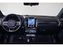 Volvo EC40 Performance Plus 82 kWh - Panoramadak - IntelliSafe Assist & Surround - 360º Camera - Harman/Kardon audio - Verwarmde voorstoelen, stuur & achterbank - Parkeersensoren voor & achter - Elektr. bedienb. voorstoelen met geheugen - Warmtepomp - Extra getint glas - Inklapbare trekhaak - 20' LMV