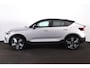 Volvo EC40 Performance Plus 82 kWh - Panoramadak - IntelliSafe Assist & Surround - 360º Camera - Harman/Kardon audio - Verwarmde voorstoelen, stuur & achterbank - Parkeersensoren voor & achter - Elektr. bedienb. voorstoelen met geheugen - Warmtepomp - Extra getint glas - Inklapbare trekhaak - 20' LMV
