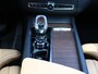 Volvo XC60 2.0 B5 Inscription Automaat / Panoramadak / Massage voorstoelen / Trekhaak / Luchtvering / Gelaagde ramen / Head-up Display / Alarm klasse 3