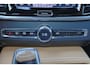 Volvo S90 T8 AWD Ultimate Bright - Schuif/kanteldak - IntelliSafe Assist & Surround - Harman/Kardon audio - Parkeercamera achter - Verwarmde voorstoelen, stuur & achterbank - Parkeersensoren voor & achter - Elektr. bedienb. voorstoelen met geheugen - Geventileerde voorstoelen - Extra getint glas - Inklapbare trekhaak - 19' LMV