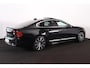 Volvo S90 T8 AWD Ultimate Bright - Schuif/kanteldak - IntelliSafe Assist & Surround - Harman/Kardon audio - Parkeercamera achter - Verwarmde voorstoelen, stuur & achterbank - Parkeersensoren voor & achter - Elektr. bedienb. voorstoelen met geheugen - Geventileerde voorstoelen - Extra getint glas - Inklapbare trekhaak - 19' LMV