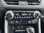 Toyota RAV4 2.5 Hybrid AWD Bi-Tone Innovation Pack | Dealer Onderhouden | Trekhaak - 1650KG Trekgewicht | JBL | 360 camera+Camera functie binnenspiegel | Dodehoek detectie | Elektrische achterklep | Navigatie | Apple CarPlay/Android Auto | Cr