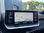 Peugeot 208 1.2 PureTech GT Pack | Panoramadak | Adaptieve Cruise | Navigatie | Stoelverwarming | Achterbank in delen neerklapbaar | Achteruitrijcamera | Airco (automatisch)