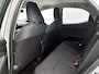 Toyota Yaris 1.5 Hybrid 115 Dynamic Comfort Pack | BTW voertuig | Dodehoek detectie | Stoel+stuurverwarming | Parkeersensoren Voor+Achter | Draadloze telefoonlader | Navigatie | Apple CarPlay/Android Auto | Climate Control | Cruise Control