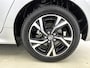 Toyota Yaris 1.5 Hybrid 115 Dynamic Comfort Pack | BTW voertuig | Dodehoek detectie | Stoel+stuurverwarming | Parkeersensoren Voor+Achter | Draadloze telefoonlader | Navigatie | Apple CarPlay/Android Auto | Climate Control | Cruise Control