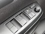 Toyota Yaris 1.5 Hybrid 115 Dynamic Comfort Pack | BTW voertuig | Dodehoek detectie | Stoel+stuurverwarming | Parkeersensoren Voor+Achter | Draadloze telefoonlader | Navigatie | Apple CarPlay/Android Auto | Climate Control | Cruise Control
