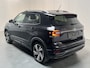 Volkswagen T-Cross 1.0 TSI R-Line / AUTOMAAT/ CRUISE/ DIGITAL DASH/ DAB/ APP-CONNECT/ CLIMATE/ STOELVERWARMING/ PARK. SENSOREN + CAMERA