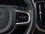 Volvo XC60 2.0 T8 Plug-in hybrid AWD Inscription Exclusive Automaat (PANORAMADAK, MEMORY SEAT, APPLE CARPLAY, LM VELGEN, STOELVERWARMING, NIEUWE APK, NIEUWSTAAT)