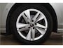 Volkswagen Golf Variant 1.0 eTSI Life 111PK | Sfeer | Carplay | Dodehoek&ACC | Stoel&Stuurverw. | Garantie