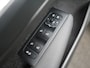 Volvo XC40 2.0 B3 Core - RIJKLAARPRIJS - All Seasonbanden - Achteruitrijcamera - Stoel- en Stuurverwarming!