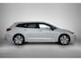 Toyota Corolla Touring Sports Hybrid 140 Dynamic | BTW voertuig | Stoelverwarming | Parkeersensoren voor+achter | Draadloze telefoonlader | Navigatie | Apple CarPlay/Android Auto | Cruise Control Adaptive |