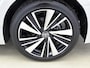 Toyota Corolla Touring Sports Hybrid 140 Dynamic | BTW voertuig | Stoelverwarming | Parkeersensoren voor+achter | Draadloze telefoonlader | Navigatie | Apple CarPlay/Android Auto | Cruise Control Adaptive |