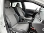 Toyota Corolla Touring Sports Hybrid 140 Dynamic | BTW voertuig | Stoelverwarming | Parkeersensoren voor+achter | Draadloze telefoonlader | Navigatie | Apple CarPlay/Android Auto | Cruise Control Adaptive |