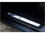 BMW 3-Serie 330e High Ex M-Sport Frozen / Glazen dak / Adaptief onderstel / Electrische stoelen /