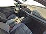 Volkswagen Golf 1.5 eTSI R-Line Business | Cruise Control | Climate Control | Digitaal Dashboard | Navigatie | Sportstoelen | Stoelverwarming | Stuurverwarming |