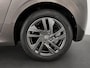 Peugeot 208 1.2 PureTech Active Pack Navigatie Apple CarPlay Android Auto Parkeerhulp achter Cruise Control Airco Bluetooth All Season banden Lichtmetalen velgen
