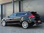 Volvo V40 2.0 T4 Business Sport | R-Design | Full LED | Stoelverwarming | BSR Uitlaat | Dealer Onderhouden