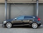 Volvo V40 2.0 T4 Business Sport | R-Design | Full LED | Stoelverwarming | BSR Uitlaat | Dealer Onderhouden